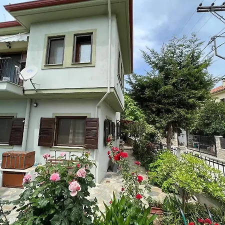 Milina's Cozy Riverside Apartament *