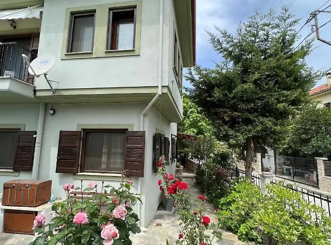 Milina's Cozy Riverside Apartament *